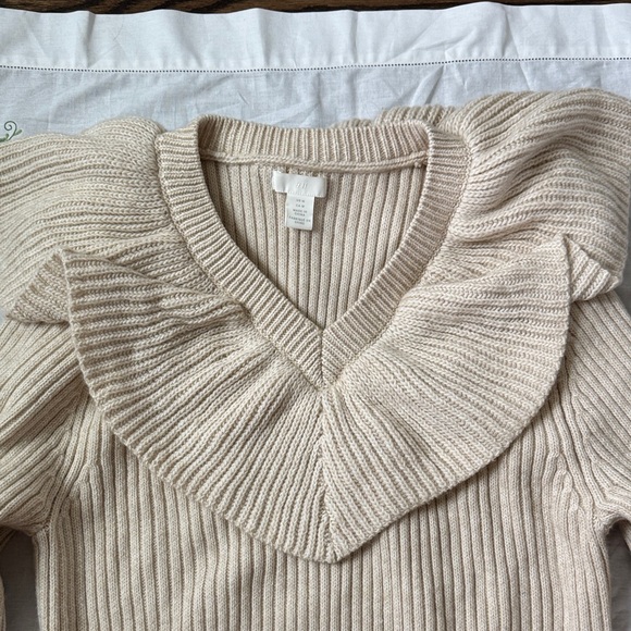 H&M Cream Ruffled V-Neck Sweater - Picture 7 of 8